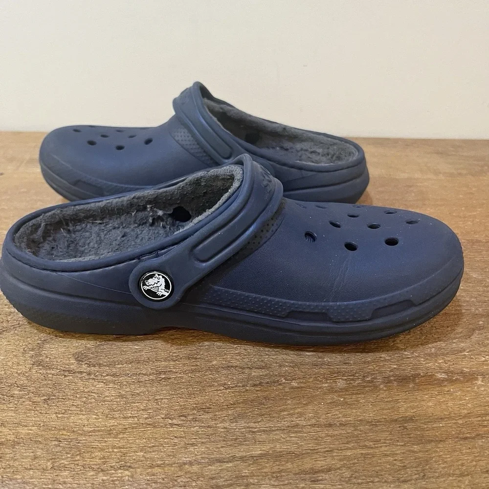 Crocs Kids J3‎ Cozy Lined Clogs Navy Blue Fleece Fall Winter Slip On Shoes Youth